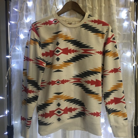 Aztec print pull-over - Picture 4 of 4